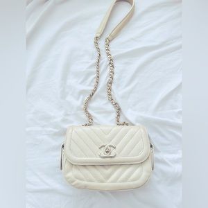 Cream chanel bag